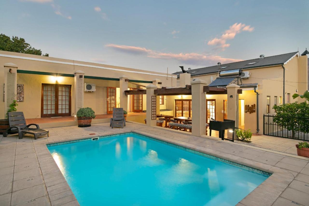 شقة J'S Audacious Living Montagu Self Catering المظهر الخارجي الصورة