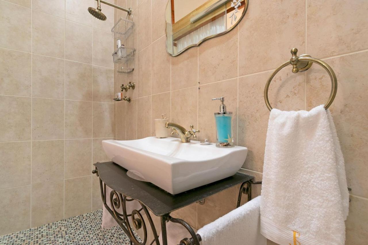 شقة J'S Audacious Living Montagu Self Catering المظهر الخارجي الصورة