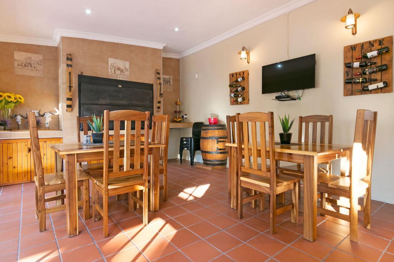 شقة J'S Audacious Living Montagu Self Catering المظهر الخارجي الصورة