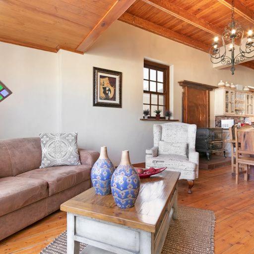 شقة J'S Audacious Living Montagu Self Catering المظهر الخارجي الصورة