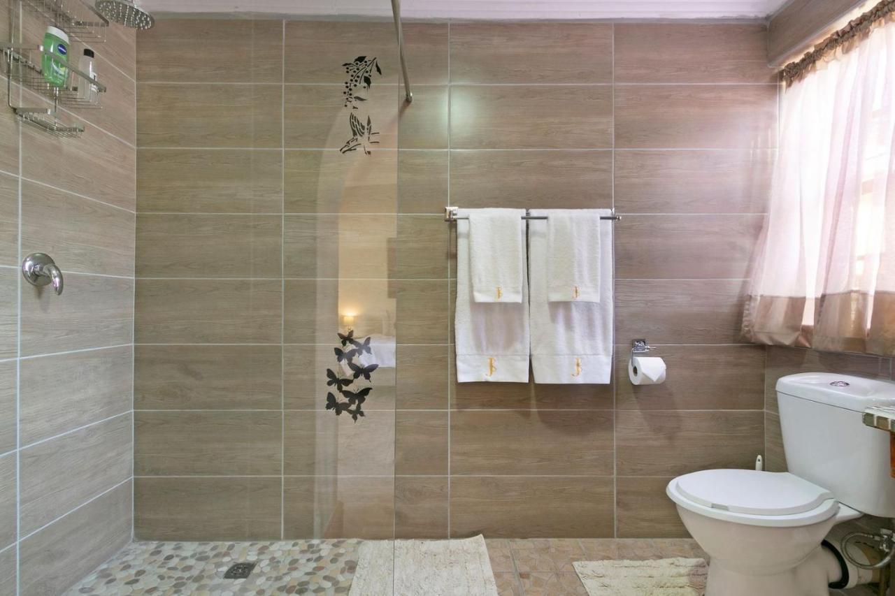 شقة J'S Audacious Living Montagu Self Catering المظهر الخارجي الصورة